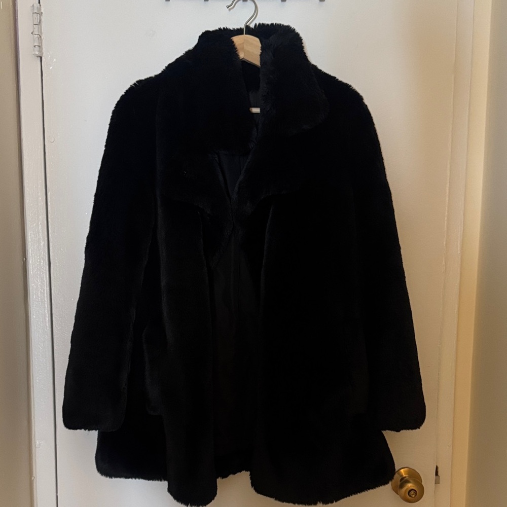 7 For All Mankind Black Faux Fur Coat - Picture 6 of 8